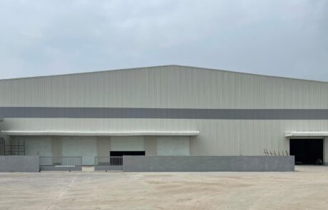 large clear span shed with canopy